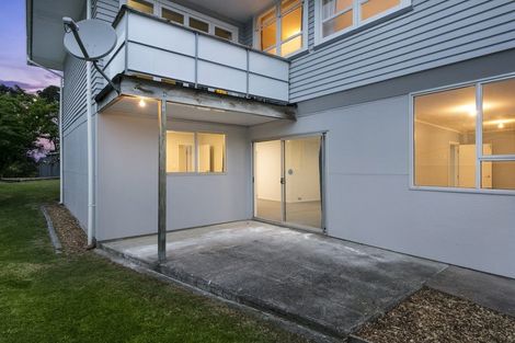 Photo of property in 37 Beaubank Road, Kelston, Auckland, 0602