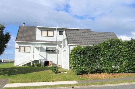Photo of property in 111 Russell Bruce Place, Onemana, Whangamata, 3691