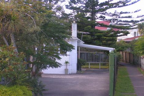 Photo of property in 2/17 Merriefield Avenue, Forrest Hill, Auckland, 0620