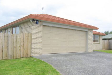 Photo of property in 12 Scotts Field Drive, Takanini, 2112