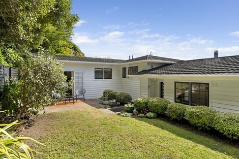 Photo of property in 10 Colonial Grove, Tawa, Wellington, 5028