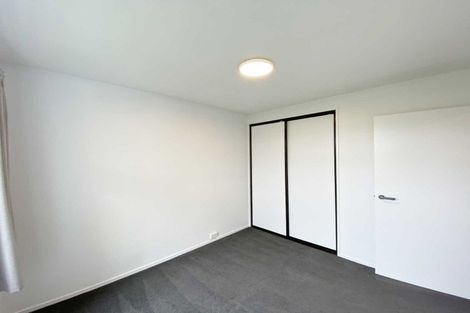 Photo of property in 2/66 Middlepark Road, Sockburn, Christchurch, 8042