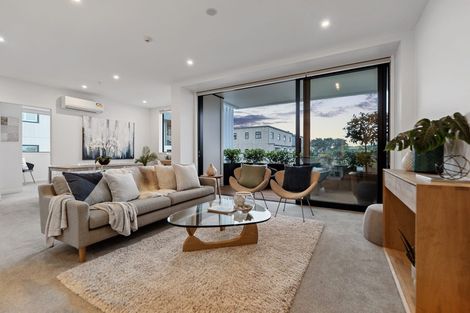 Photo of property in 207/8a Lake Pupuke Drive, Takapuna, Auckland, 0622