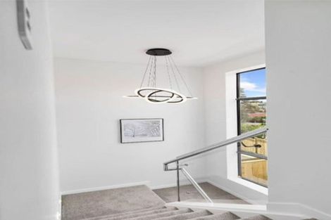 Photo of property in 16c Madison Place, Forrest Hill, Auckland, 0620