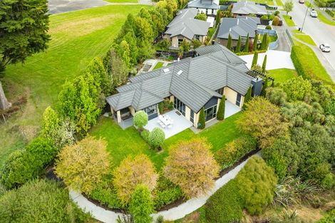 Photo of property in 100 Mcmahon Drive, Aidanfield, Christchurch, 8025