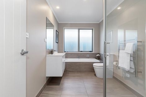 Photo of property in 120 Whakaturou Crescent, Pyes Pa, Tauranga, 3112