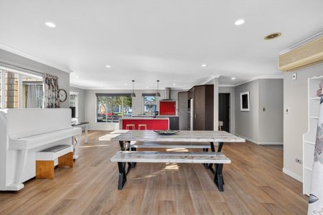 Photo of property in 18 Milbrook Place, Chartwell, Hamilton, 3210