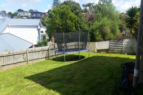 Photo of property in 1/32 Killarney Avenue, Torbay, Auckland, 0630