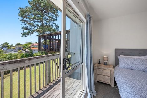 Photo of property in 17 Bushglen Court, Browns Bay, Auckland, 0630