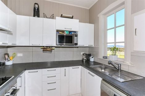 Photo of property in 242 Hull Road, Waiuku, 2682