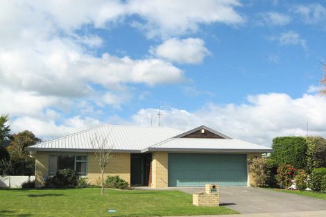Photo of property in 6 Edgewater Grove, Whakatane, 3120
