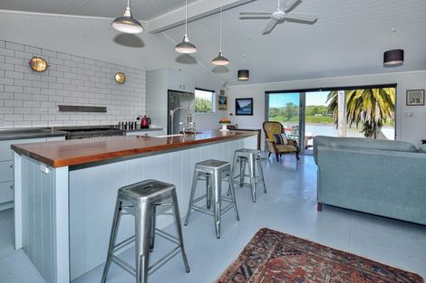 Photo of property in 14 Monkhouse Street, Tolaga Bay, 4077