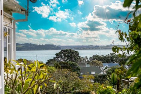 Photo of property in 9 Robertson Street, Russell, 0202