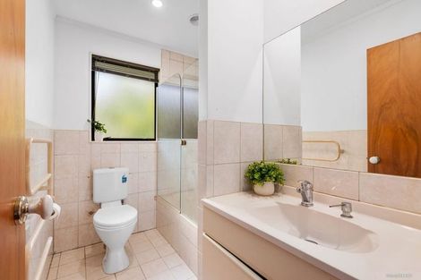 Photo of property in 2/10 Oriana Avenue, Lynfield, Auckland, 1042