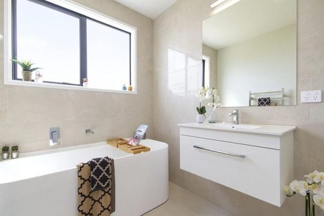 Photo of property in 5 Uatoto Road, Clarks Beach, 2122