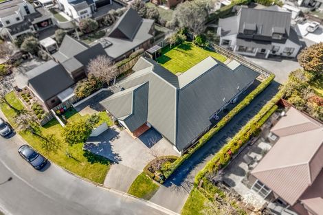 Photo of property in 8 Claverley Gardens, Avonhead, Christchurch, 8042