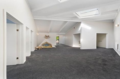 Photo of property in 4 Raphael Place, West Harbour, Auckland, 0618