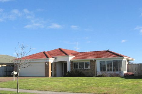 Photo of property in 21 Cate Road, Rototuna, Hamilton, 3210