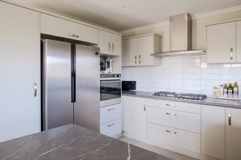 Photo of property in Waterview Estate, 44/4 Greystone Place, Omokoroa, 3114