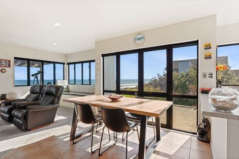 Photo of property in 43 Longbeach Drive, Castlecliff, Whanganui, 4501