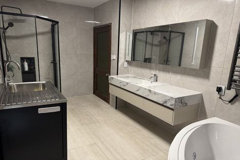 Photo of property in 70b Avonhead Road, Avonhead, Christchurch, 8042