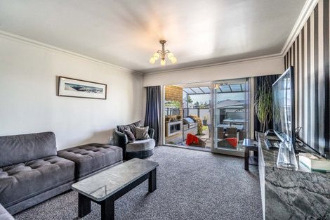 Photo of property in 82 Dalwharn Street, Wallacetown, 9816