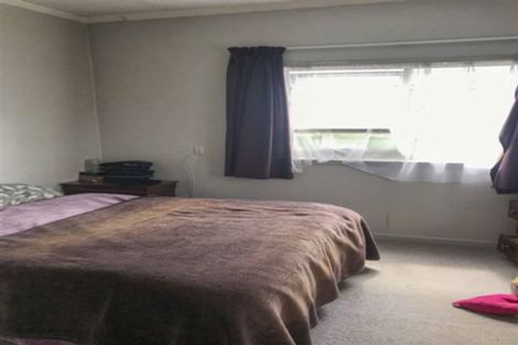 Photo of property in 63 Elles Road, Otautau, 9610