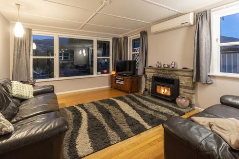 Photo of property in 4 Brazier Grove, Paraparaumu, 5032