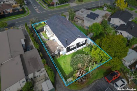 Photo of property in 32 Glenmore Road, Sunnyhills, Auckland, 2010