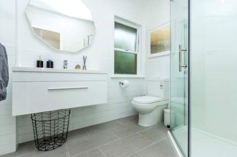 Photo of property in 2/1 Hythe Terrace, Mairangi Bay, Auckland, 0630