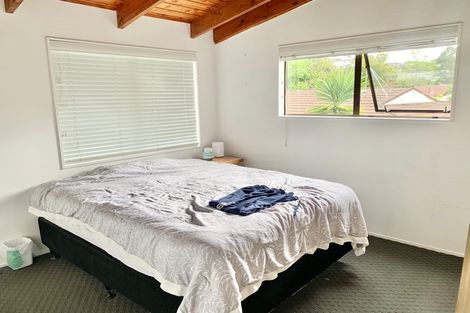 Photo of property in 2/1 Mayfair Crescent, Mairangi Bay, Auckland, 0630