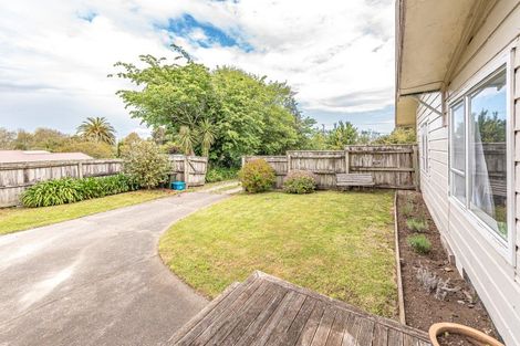 Photo of property in 30 Weraroa Road, Waverley, 4510