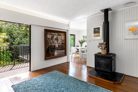 Photo of property in 68 Woodfern Crescent, Titirangi, Auckland, 0604