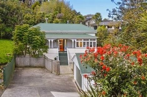 Photo of property in 10 Limmer Place, Browns Bay, Auckland, 0632