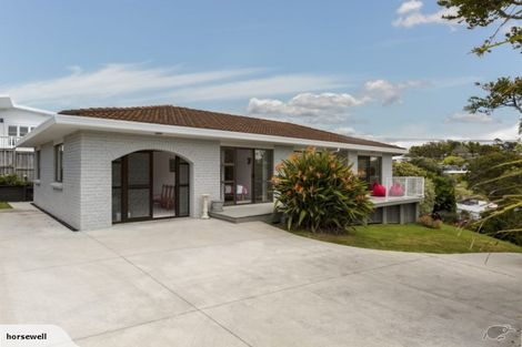 Photo of property in 1/489 Beach Road, Murrays Bay, Auckland, 0630
