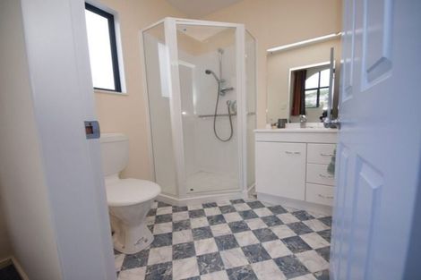 Photo of property in 33 Amesbury Drive, Churton Park, Wellington, 6037