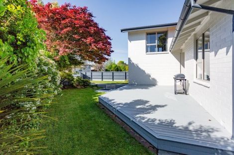 Photo of property in 25 Delaware Crescent, Russley, Christchurch, 8042