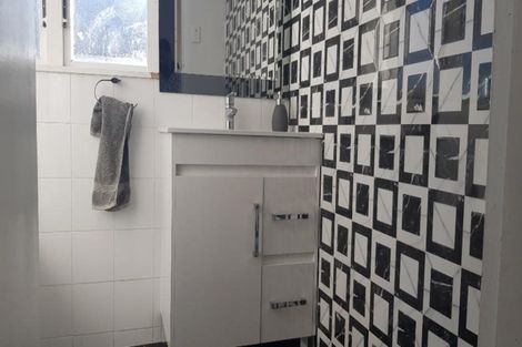 Photo of property in 15 Landscape Road, Papatoetoe, Auckland, 2025