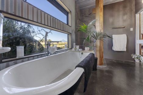 Photo of property in 294 Inland Road North, Tikorangi, Waitara, 4383