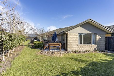 Photo of property in 44 Huntingdon Drive, Rangiora, 7400