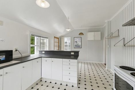 Photo of property in 34 Mandalay Terrace, Khandallah, Wellington, 6035