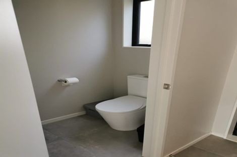 Photo of property in 4/30 West Coast Road, Glen Eden, Auckland, 0602