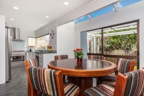 Photo of property in 1/6 Glucina Avenue, West Harbour, Auckland, 0618