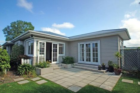 Photo of property in 105 Saint Martins Road, Saint Martins, Christchurch, 8022