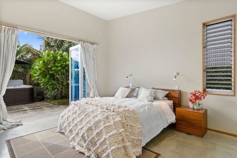 Photo of property in 32 Taumata Road, Omaha, 0986