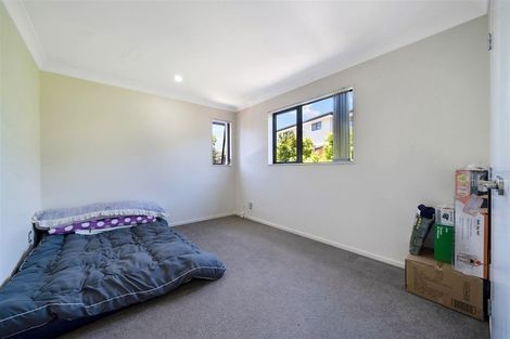 Photo of property in 23 Midhurst Avenue, Henderson, Auckland, 0612