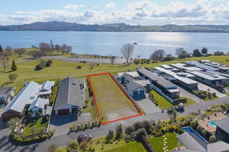 Photo of property in 30 Kuiwai Drive, Rainbow Point, Taupo, 3330