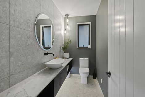 Photo of property in 8 Crawford Close, Amberley, 7410