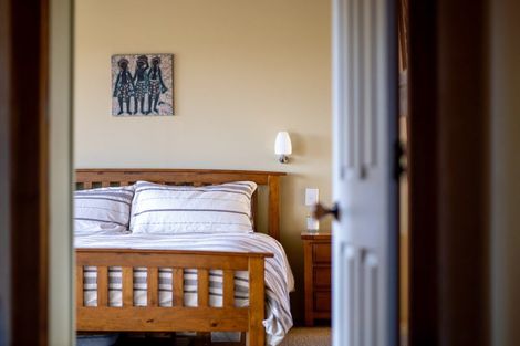 Photo of property in 18 Lichen Grove, Russell, 0272