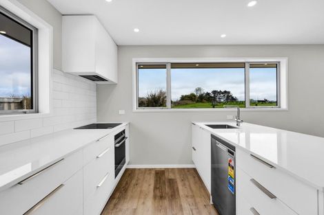 Photo of property in 9 Midsummer Avenue, Stratford, 4332